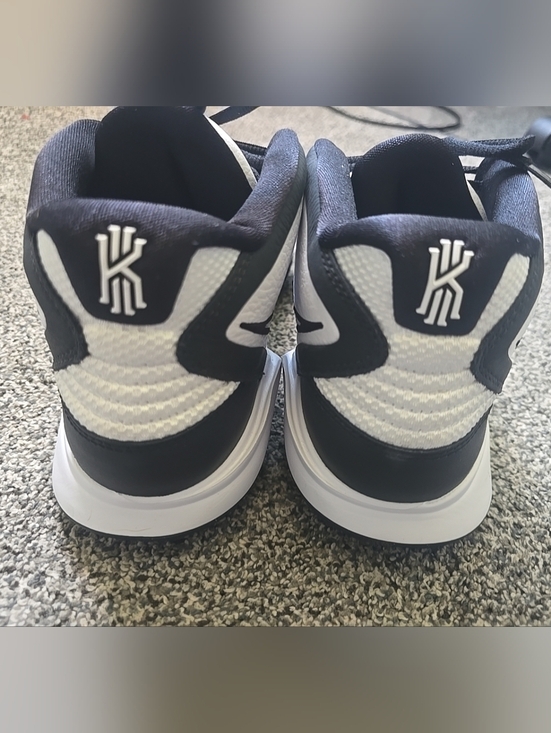 New without Box - Nike KYRIE INFINITY TB \'WHITE BLACK\'- Size 12 main image 7